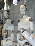 Futuristisches Auslagenduo
